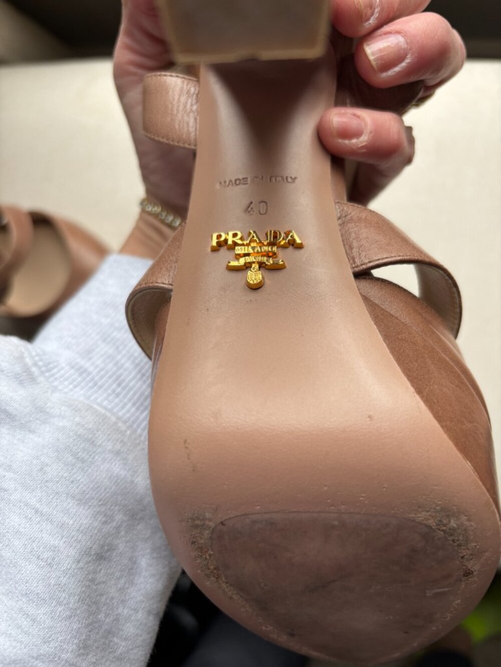 Prada Leather Crisscross Brown leather pumps - Picture 2 of 3